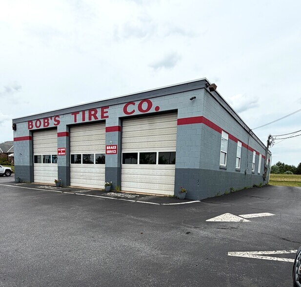 1529 E Philadelphia Ave, Gilbertsville, PA à vendre - Photo de l’immeuble – Image 3 sur 37