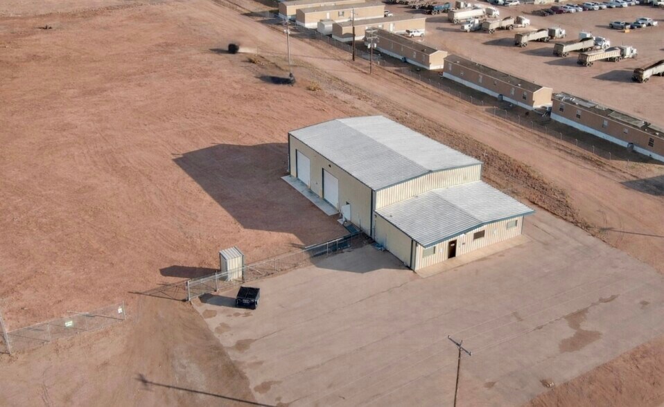 10400 W County Road 72, Midland, TX à louer - Photo de l’immeuble – Image 2 sur 18