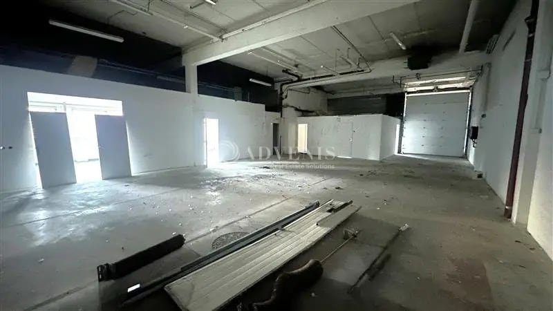 Local d’activités dans Fontenay-sous-Bois à louer - Photo intérieure – Image 2 sur 11