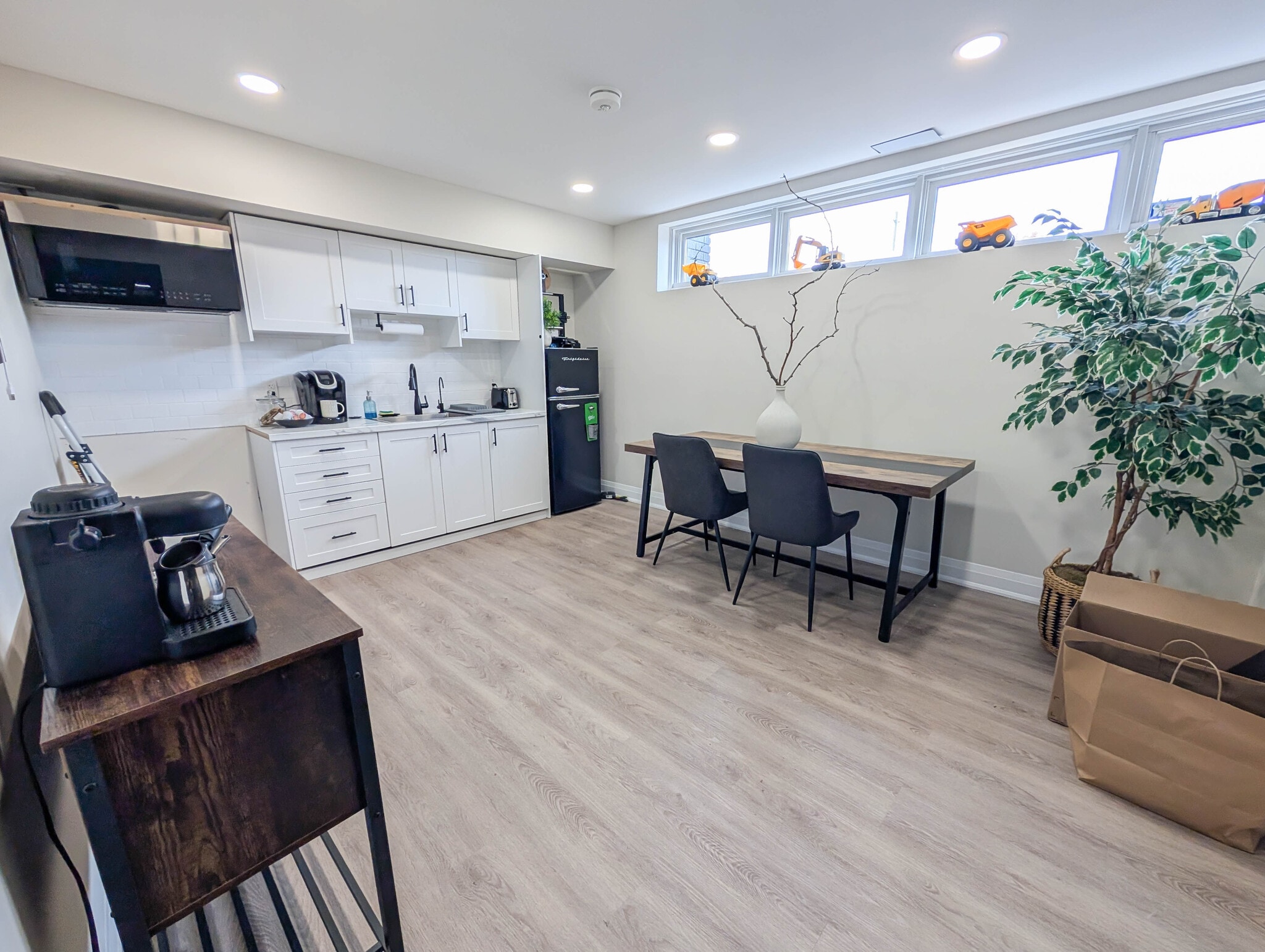 172-174 Eastchester Ave, St Catharines, ON à louer Photo intérieure– Image 1 sur 26