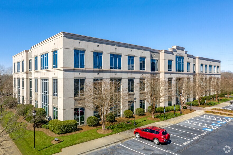 11016 Rushmore Dr, Charlotte, NC à louer - Photo principale – Image 1 sur 9