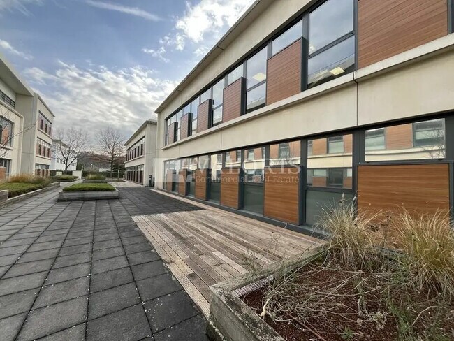 Plus de détails pour Bureau à louer