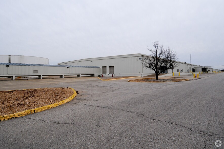 925 SW University Blvd, Topeka, KS à vendre - Photo de l’immeuble – Image 3 sur 5