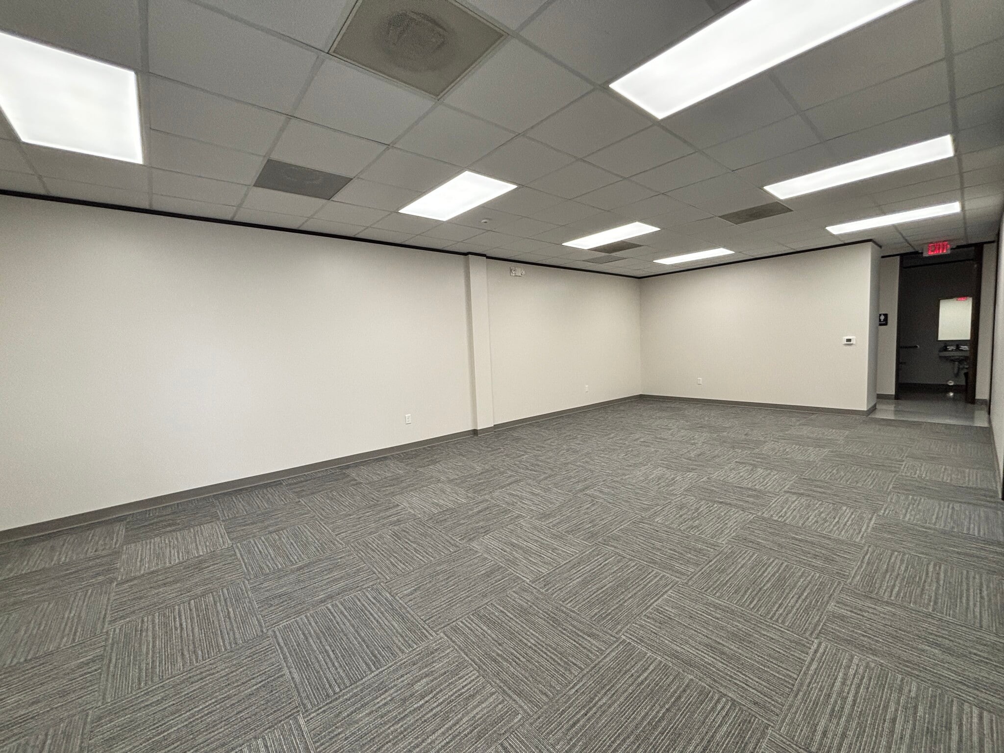 1416-1428 N Sam Houston Pky E, Houston, TX à louer Photo de l’immeuble– Image 1 sur 8