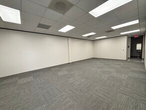 1416-1428 N Sam Houston Pky E, Houston, TX à louer Photo de l’immeuble– Image 1 sur 8