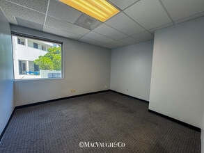650 Sierra Madre Villa Ave, Pasadena, CA à louer Photo intérieure– Image 2 sur 8