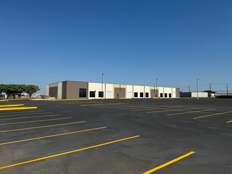 902 N Twin Creek Dr, Killeen, TX à louer - Photo de l’immeuble – Image 1 sur 6
