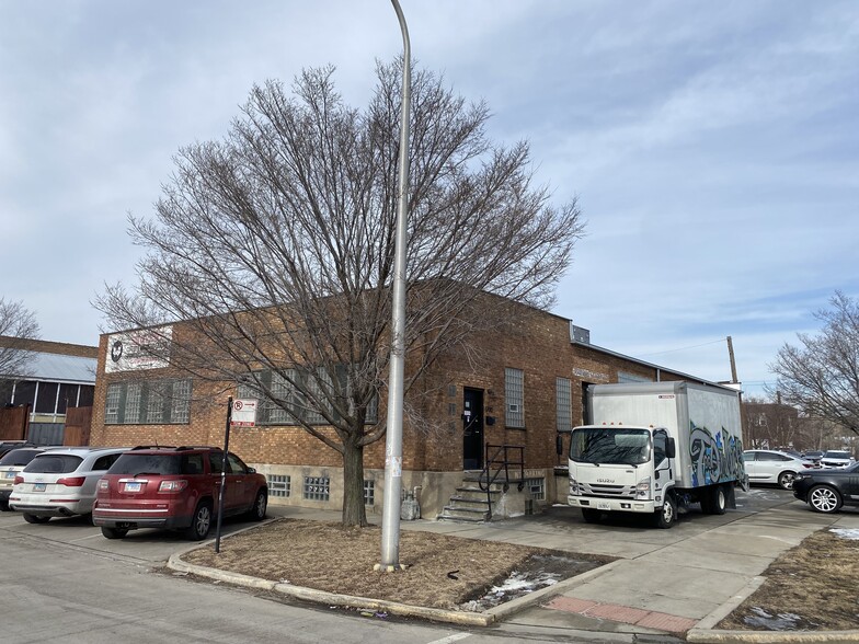 1700 N Throop St, Chicago, IL à louer - Photo de l’immeuble – Image 1 sur 2