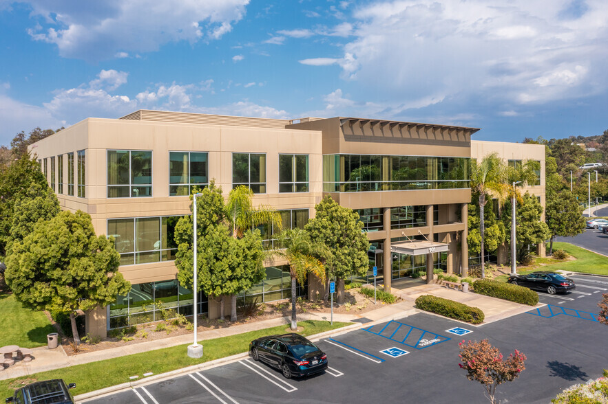 901 Calle Amanecer, San Clemente, CA à louer - Photo de l’immeuble – Image 1 sur 10