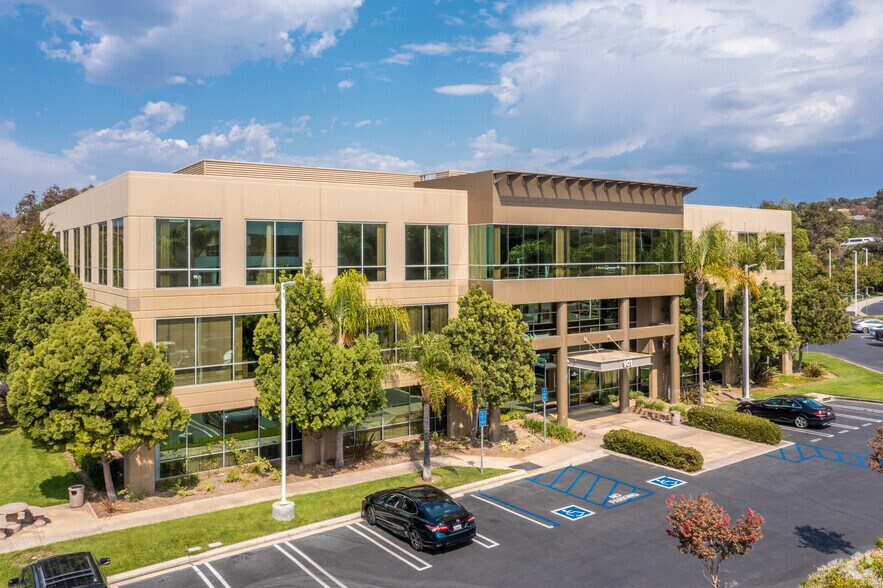905 Calle Amanecer, San Clemente, CA à louer - Photo principale – Image 3 sur 21