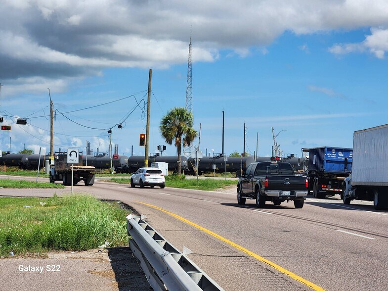 246 Texas City Wye, La Marque, TX à louer - Photo de l’immeuble – Image 3 sur 4