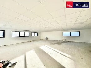 10 Rue Guy De Maupassant, Les Pennes-Mirabeau à louer Photo de l’immeuble– Image 2 sur 2