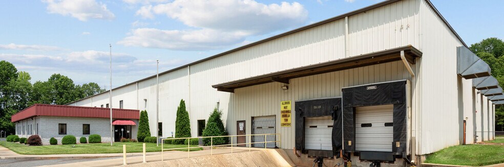 164 Pointe South Dr, Randleman, NC à louer - Photo de l’immeuble – Image 3 sur 6