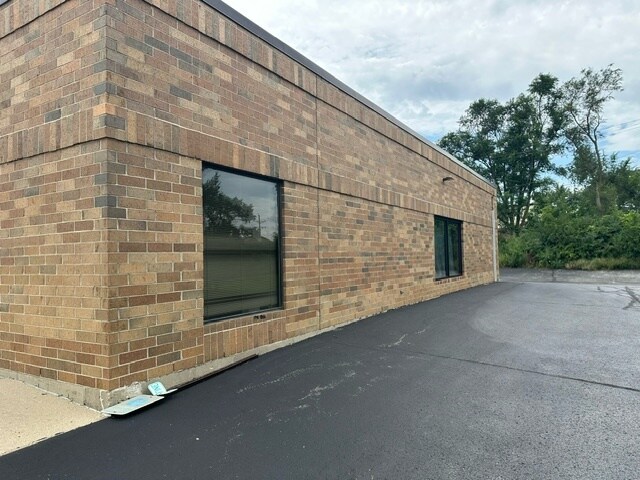 720 Industrial Dr, Cary, IL à vendre - Photo de l’immeuble – Image 3 sur 8