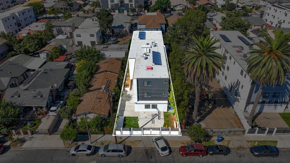 1597 W 37th St, Los Angeles, CA à vendre - Photo de l’immeuble – Image 3 sur 19
