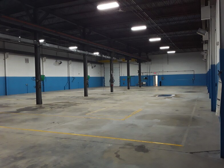 33620 Lipke St, Clinton Township, MI à vendre - Photo intérieure – Image 1 sur 13