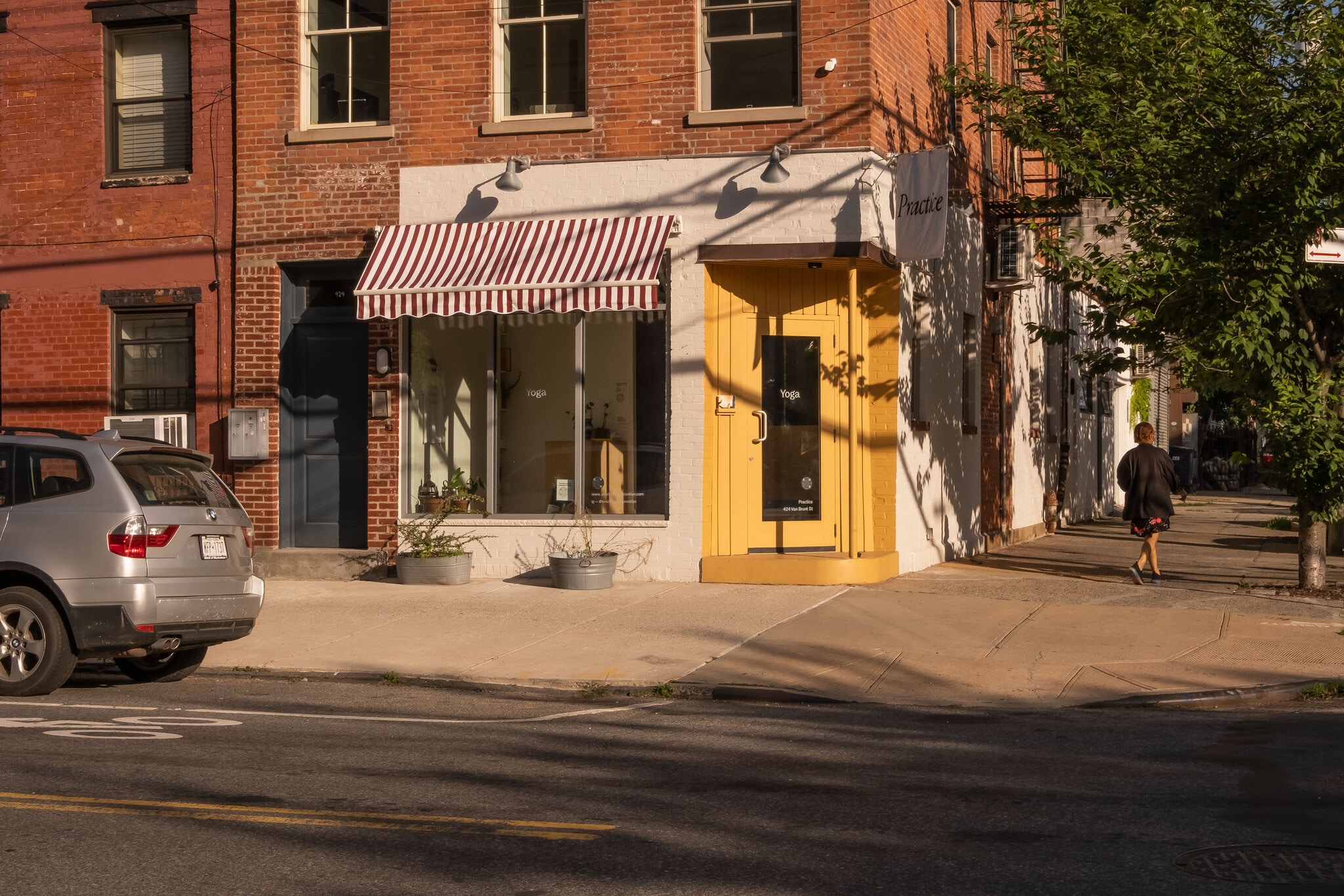 424 Van Brunt St, Brooklyn, NY à louer Photo de l’immeuble– Image 1 sur 12