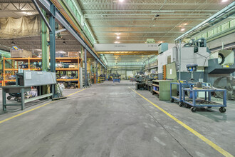 4790 North Service Rd E, Windsor, ON à louer Photo intérieure– Image 1 sur 26