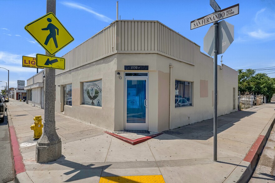 1550 San Fernando Rd, San Fernando, CA à vendre - Photo de l’immeuble – Image 1 sur 23