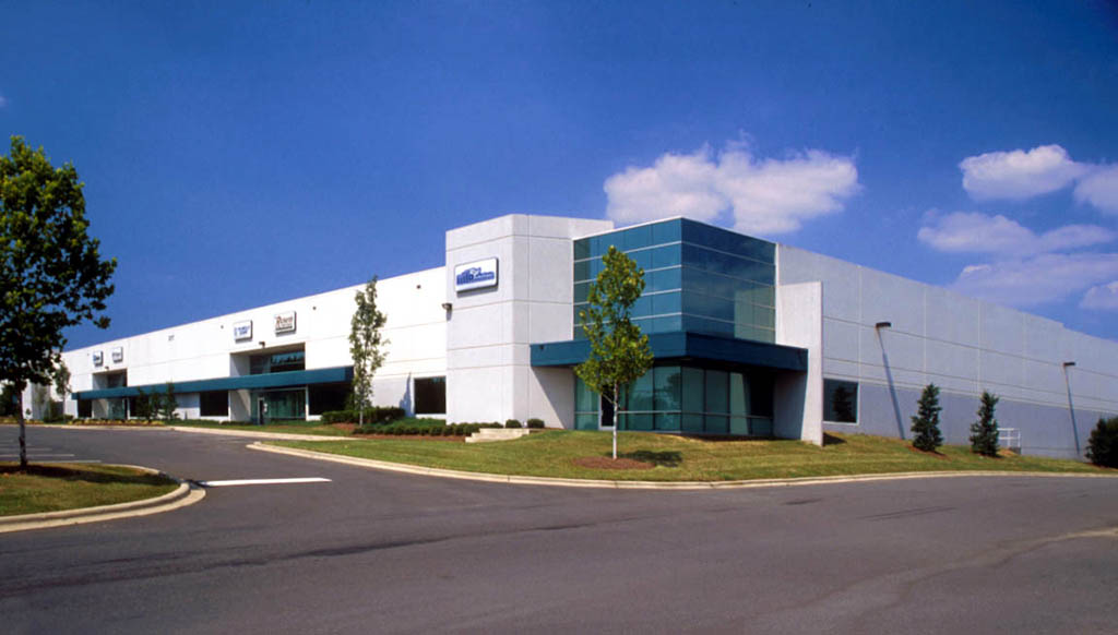 2217 Distribution Center Dr, Charlotte, NC à louer Photo de l’immeuble– Image 1 sur 12