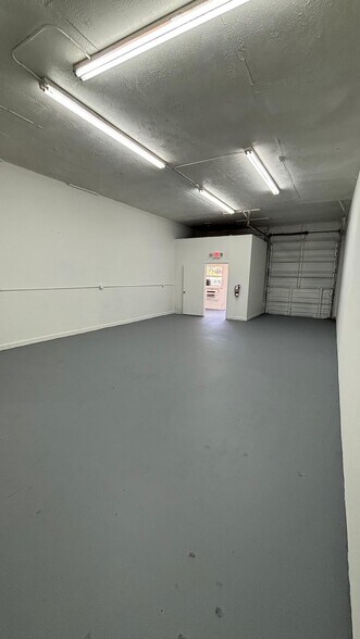 701 NE 1st Ave, Pompano Beach, FL à louer - Photo de l’immeuble – Image 3 sur 6