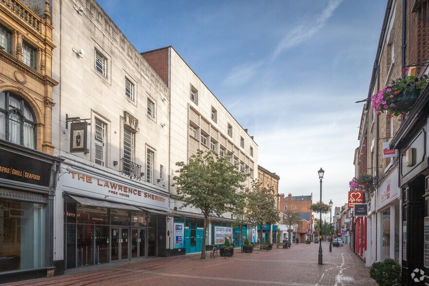 30 High St, Rugby à louer - Photo de l’immeuble – Image 3 sur 5