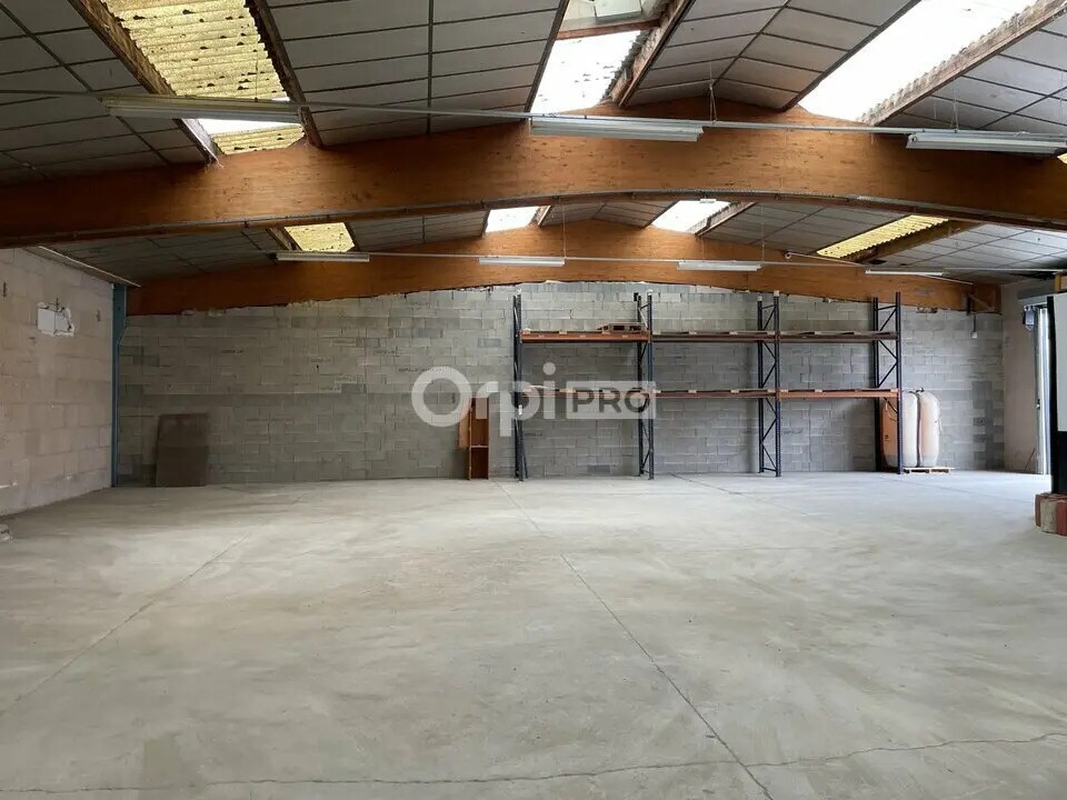 Local d’activités dans Lacroix-Saint-Ouen à louer Photo principale– Image 1 sur 13