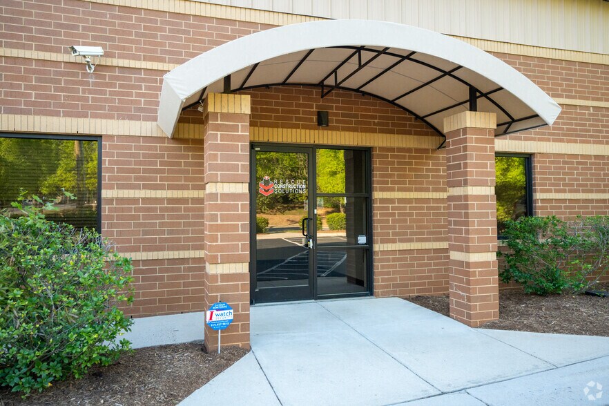 2800 Rowland Rd, Raleigh, NC à louer - Photo de l’immeuble – Image 2 sur 21