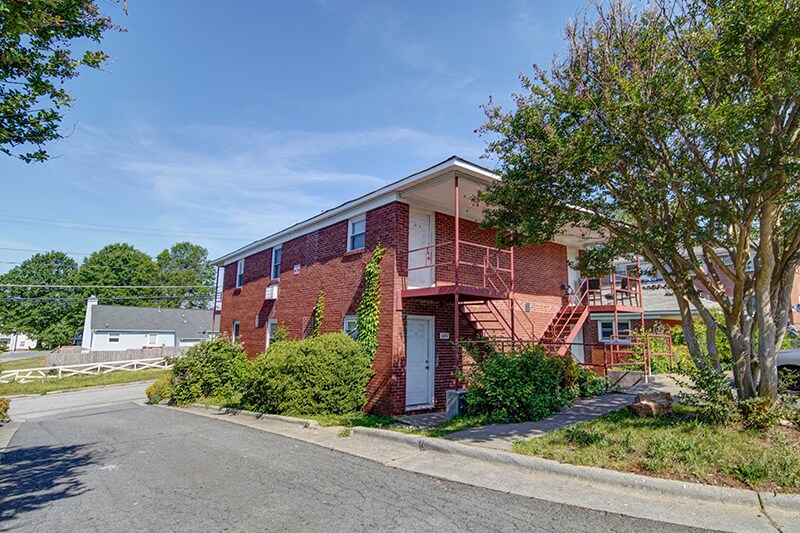 1311 N Main St, Winston-Salem, NC à vendre - Photo de l’immeuble – Image 2 sur 4
