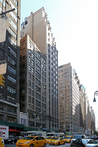 Plus de détails pour 580 Eighth Ave, New York, NY - Bureau à louer