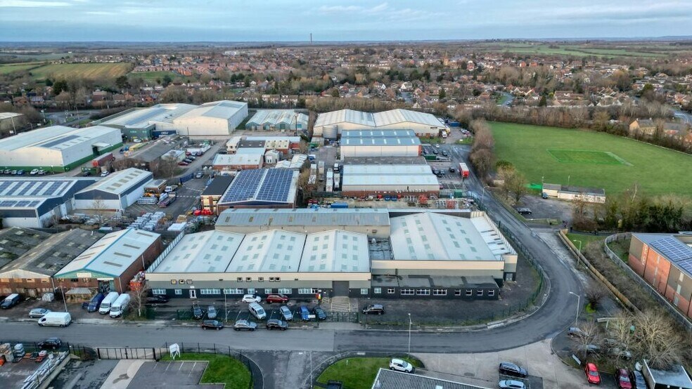 Bourne End, Southam à vendre - Aérien – Image 2 sur 19