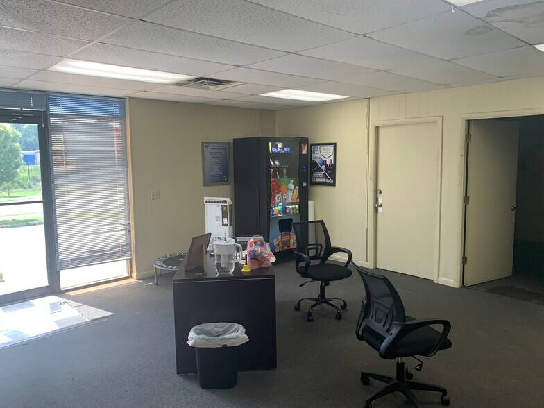 394 Commerce Blvd, Bogart, GA à louer - Photo de l’immeuble – Image 2 sur 10