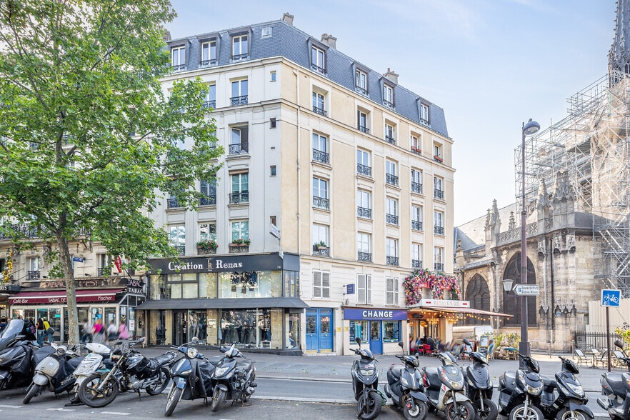 70 Boulevard De Strasbourg, Paris à louer - Photo de l’immeuble – Image 2 sur 3