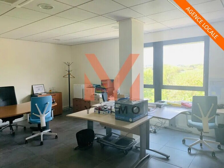 Bureau dans Orgeval à louer - Photo de l’immeuble – Image 3 sur 6
