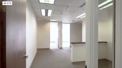 1301 W 22nd St, Oak Brook, IL à louer - Vidéo sur l’annonce professionnelle 
