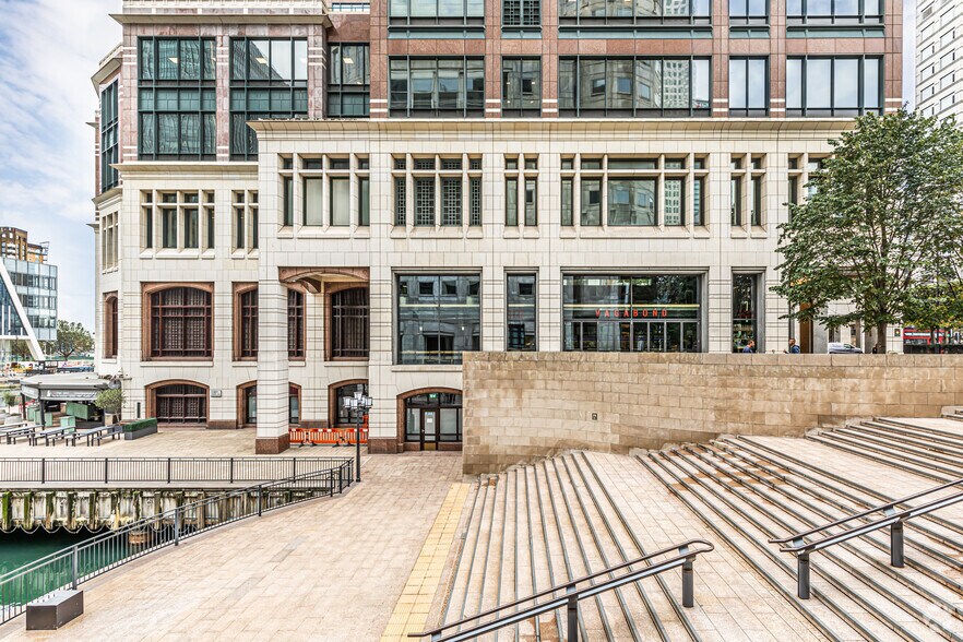 25 Cabot Sq, Londres à louer - Photo de l’immeuble – Image 2 sur 11
