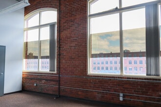 354 Merrimack St, Lawrence, MA à louer Photo intérieure– Image 1 sur 4