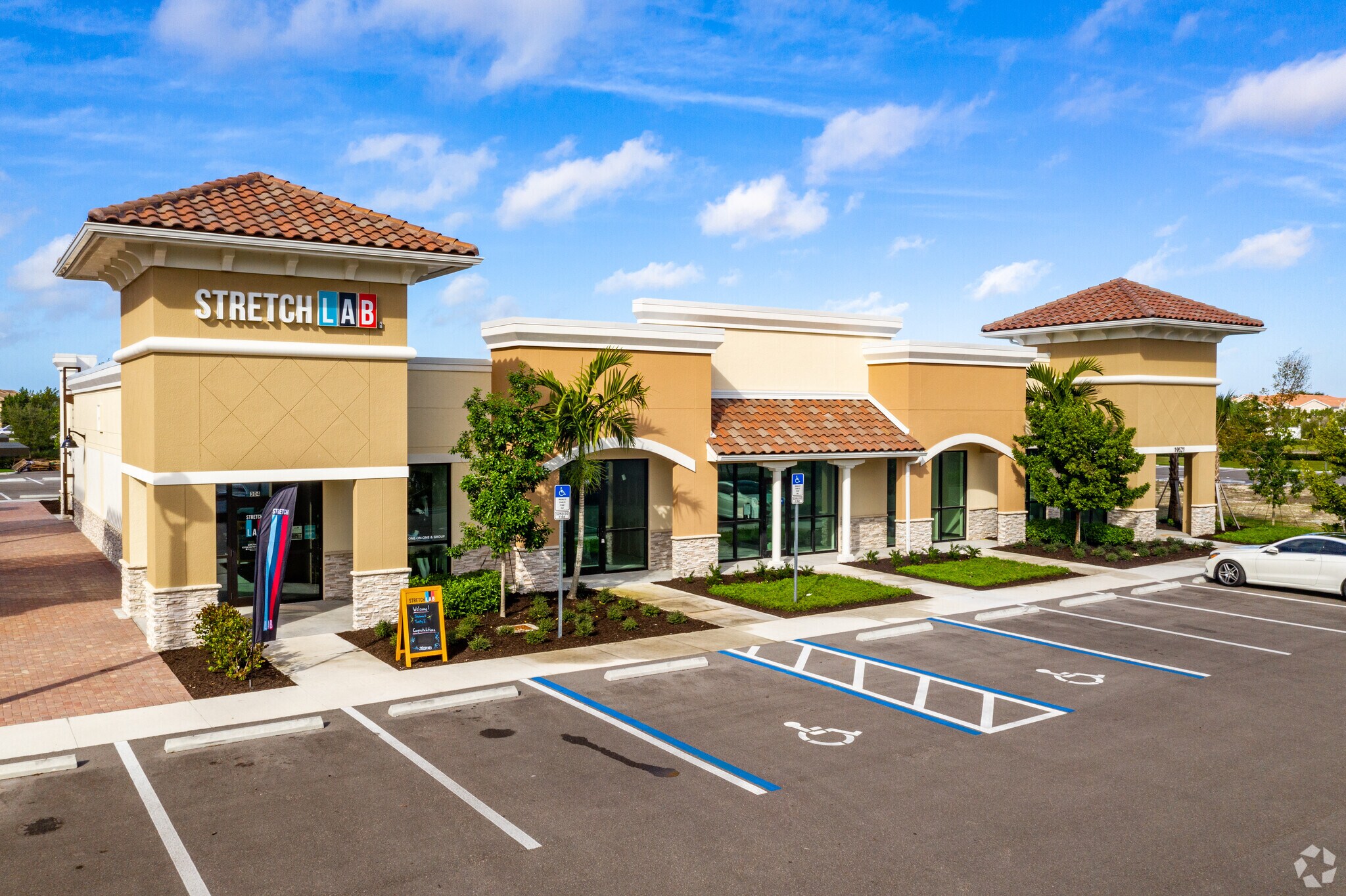 19521 Highland Oaks Dr, Estero, FL à louer Photo principale– Image 1 sur 5