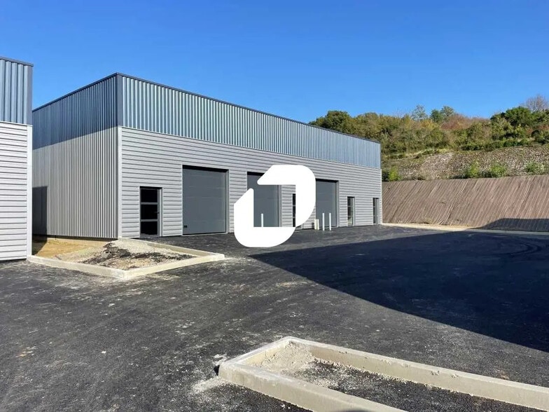 Local d'activités dans Bassens à vendre - Photo de l’immeuble – Image 1 sur 11