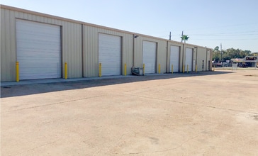 6616 Brittmoore Rd, Houston, TX à louer Photo de l’immeuble– Image 2 sur 6