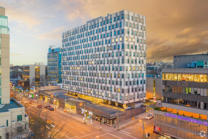 750 W Broadway, Vancouver, BC à louer - Photo principale – Image 1 sur 9