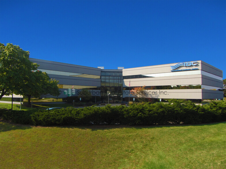 1717 N Naper Blvd, Naperville, IL à louer - Photo de l’immeuble – Image 1 sur 7