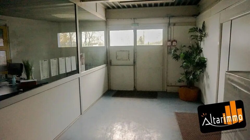 Bureau dans Le Coudray à louer Hall d’entrée– Image 1 sur 2