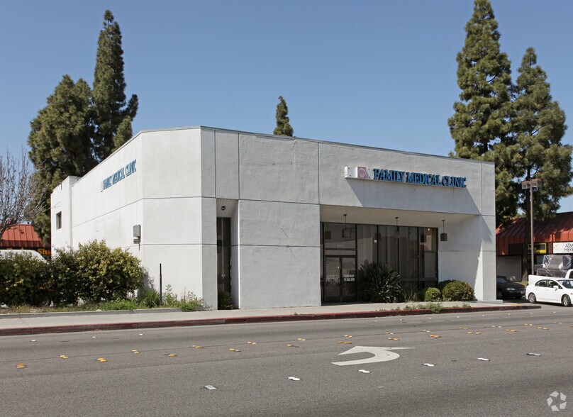 5953 Atlantic Blvd, Maywood, CA à louer - Photo principale – Image 1 sur 9
