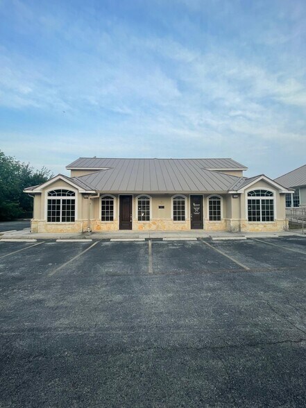 4230 Gardendale St, San Antonio, TX à louer - Photo de l’immeuble – Image 3 sur 25