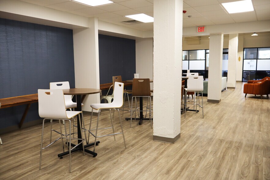 206-210 W 4th St, Winston-Salem, NC à louer - Photo de l’immeuble – Image 3 sur 10
