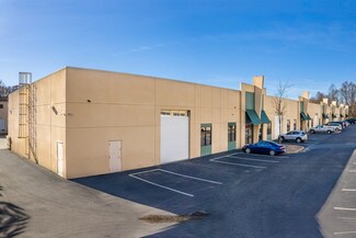Plus de détails pour 652 Griffith Rd, Charlotte, NC - Local d'activités à louer