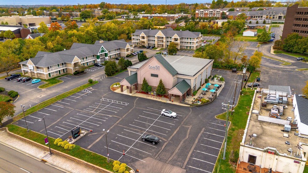 11473 Chester Rd, Sharonville, OH à vendre - Photo de l’immeuble – Image 2 sur 33
