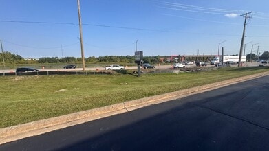 2620 N Farnsworth Ave, Aurora, IL à vendre Photo intérieure– Image 1 sur 4