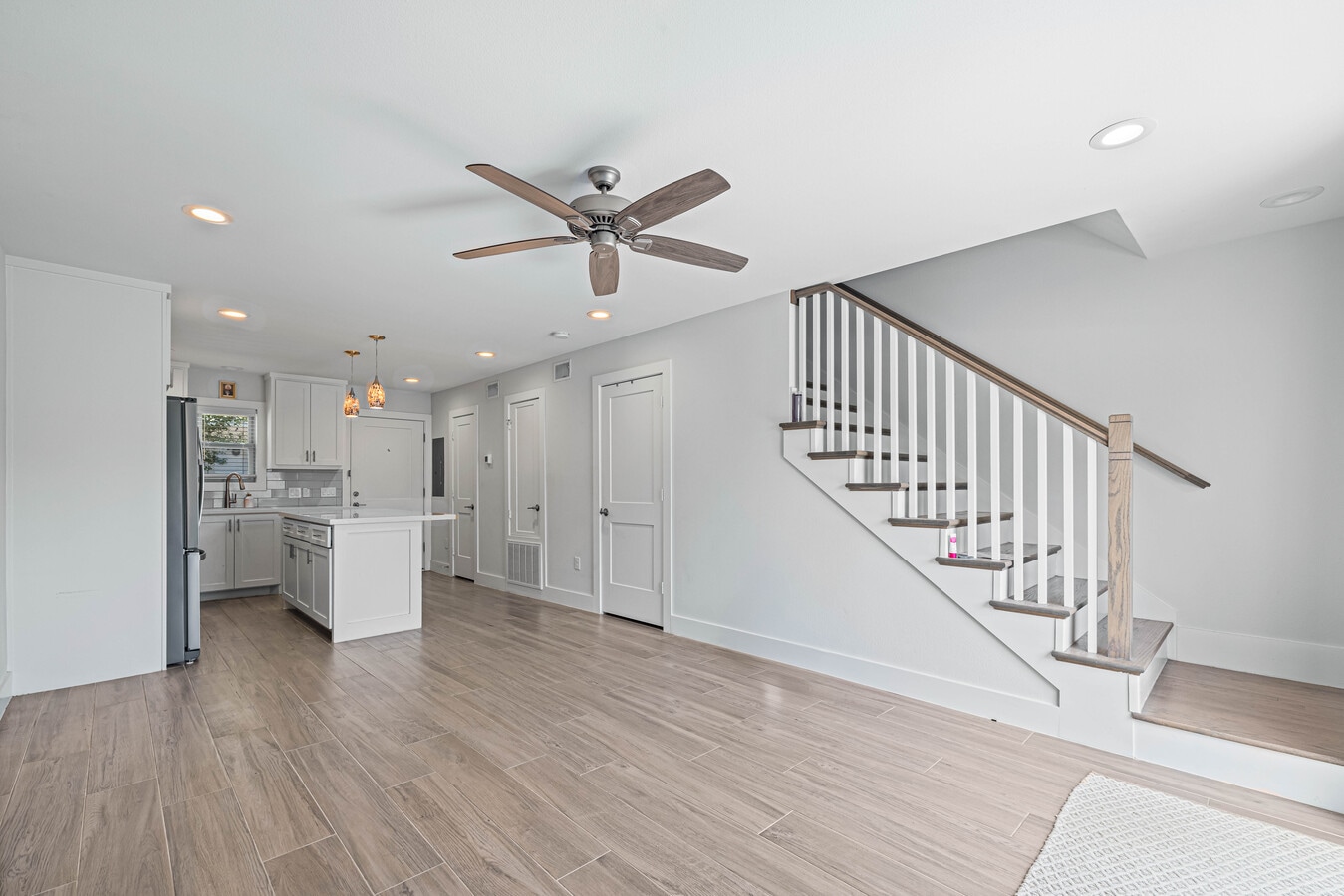 525 11th St, Galveston, TX 77550 - Lot 10 - - Photo intérieure - Image 2 of 18